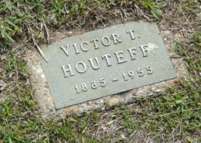 026_firstVictorHouteff